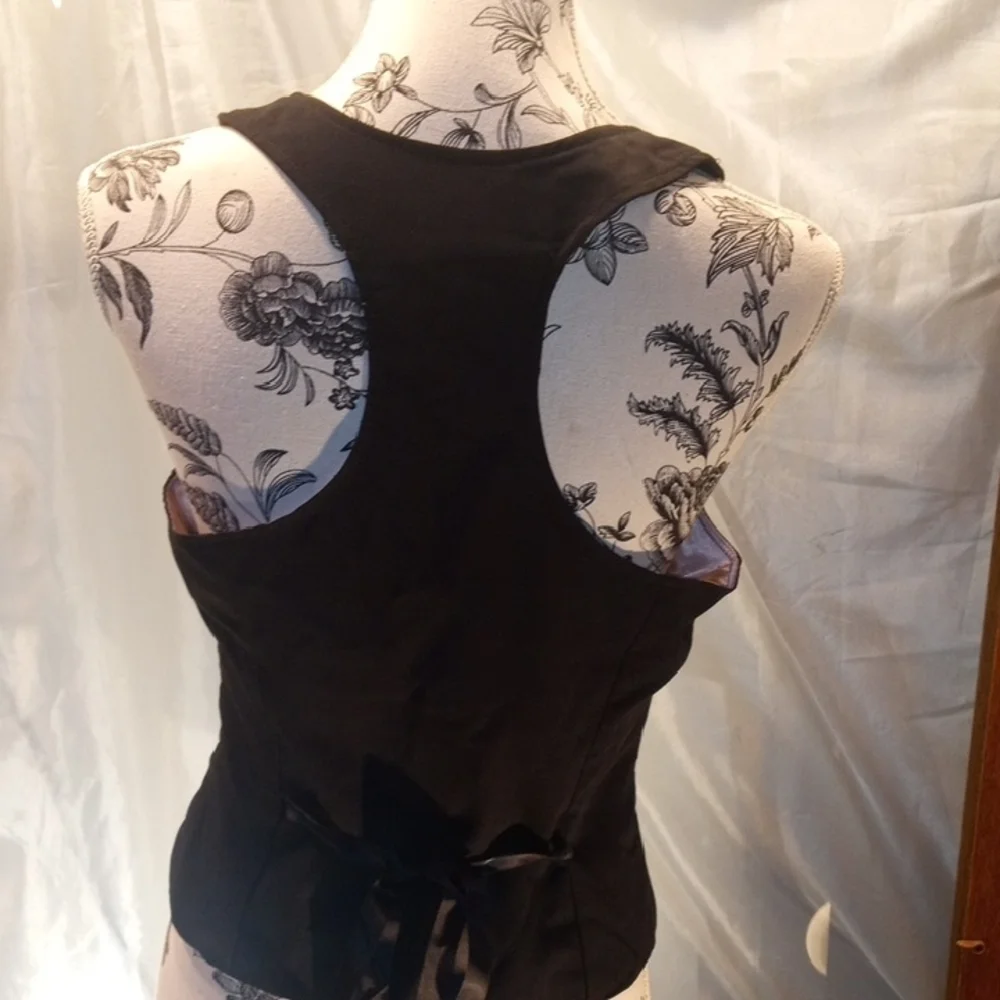 Black Women's Sleeveless Button-Front Vest - Picture 8 of 9